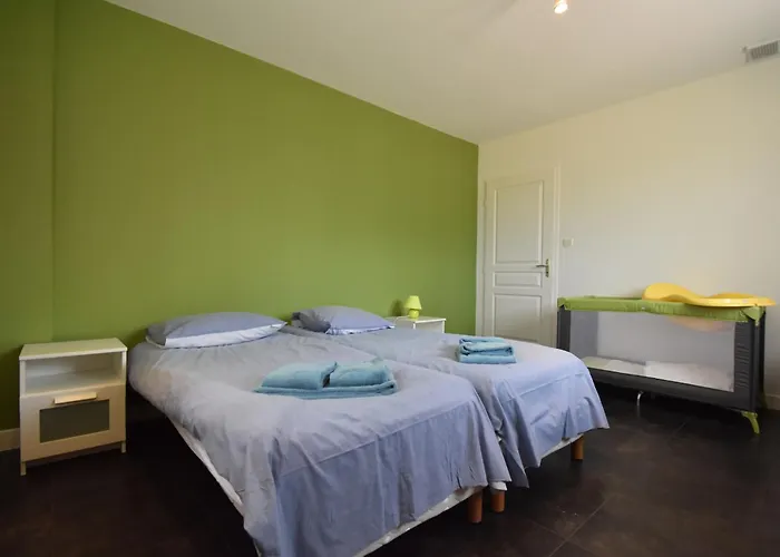 With Heated Pool, Jacuzzi, Sports Field And Stunning Views * Montbrun-des-Corbières