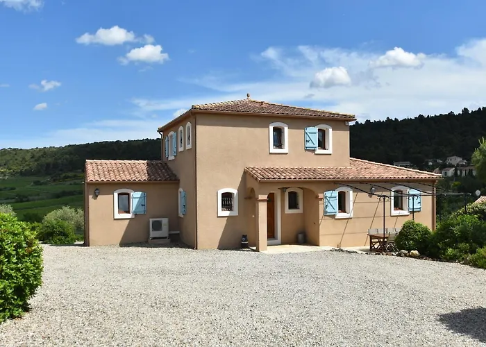 With Heated Pool, Jacuzzi, Sports Field And Stunning Views Montbrun-des-Corbières